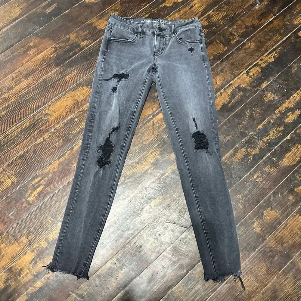 American Eagle distressed super low rise size 0 jeggings